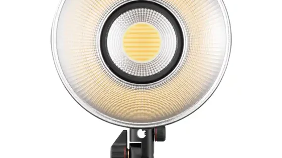 نور ثابت Zhiyun MOLUS G200