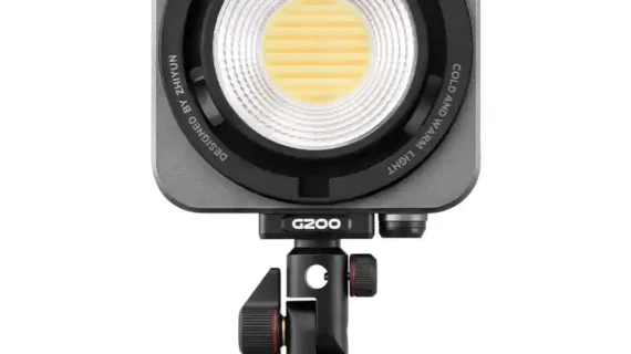نور ثابت Zhiyun MOLUS G200